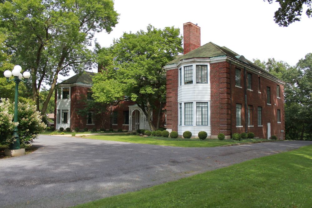 Woodridge Professional Building: 2619 W Heading Ave, West Peoria, IL 61604